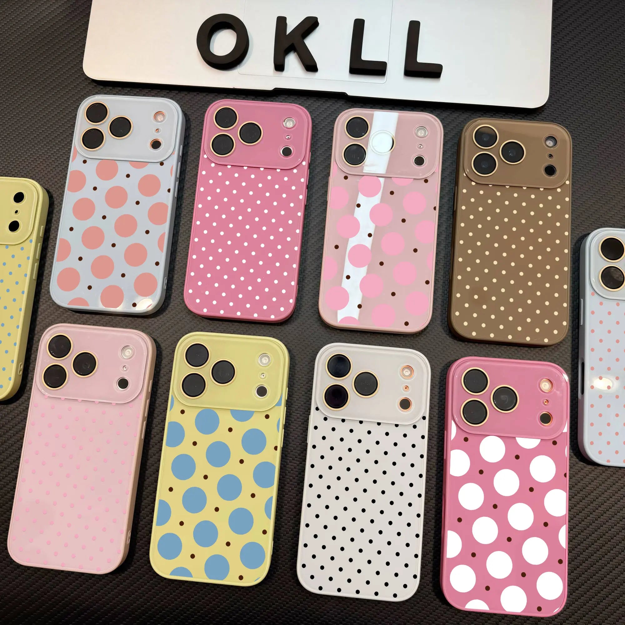 Cute Summer Polka Dot Case – Shockproof Glossy Cover with Camera Protection for iPhone 17 Pro Max
