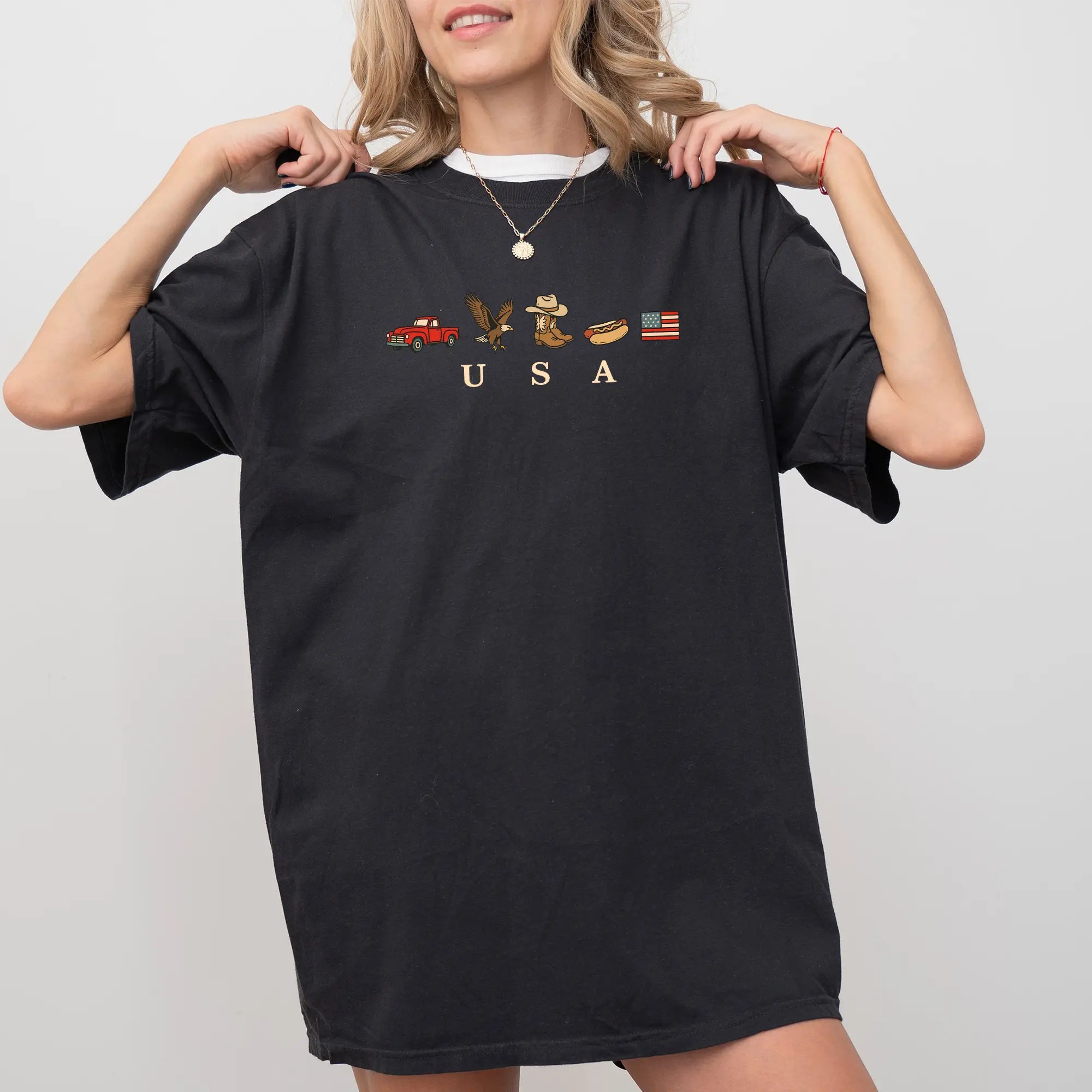 ChicCotton Comfort Colors "USA Icons" T-Shirt – Vintage Women's Patriotic Independence Day Tee