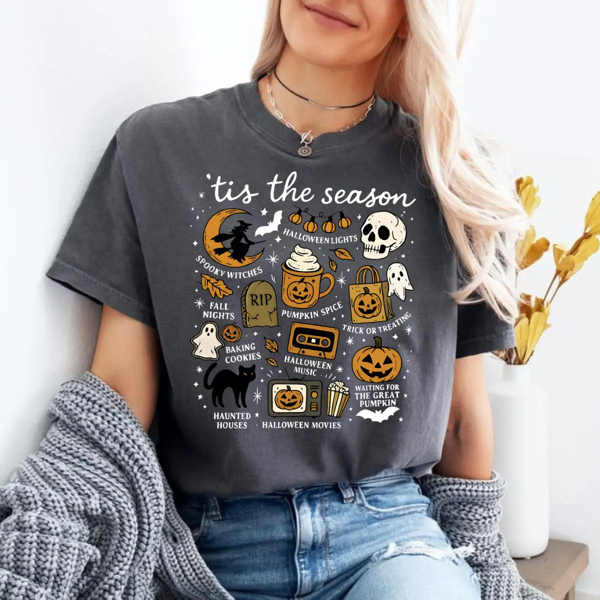 Comfort Colors Tis The Season Halloween Tee – Cute Coquette Retro Pumpkin Spooky Graphic Shirt