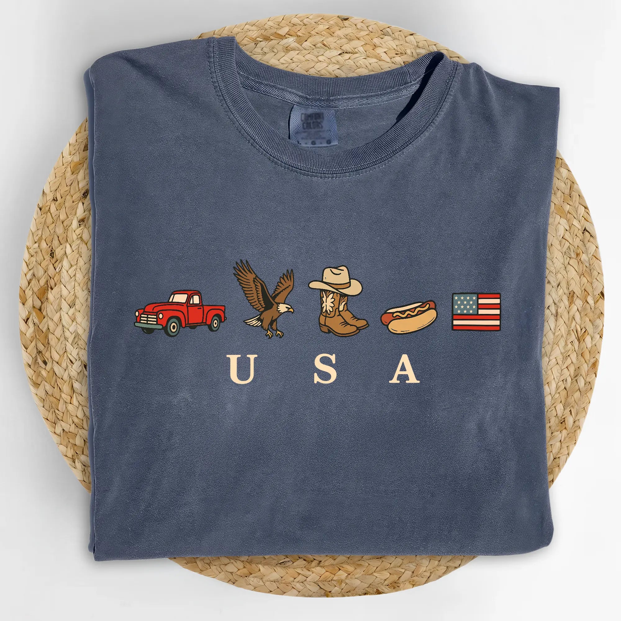 ChicCotton Comfort Colors "USA Icons" T-Shirt – Vintage Women's Patriotic Independence Day Tee